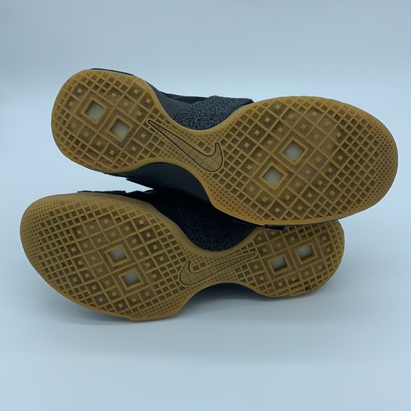 Nike LeBron Soldier 10’s - Picture 3 of 4
